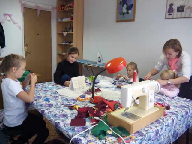 Kruzhok_loskut.jpg Kruzhok_loskut.jpg